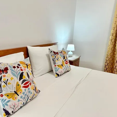 Sublime Yellow Bedroom リスボン