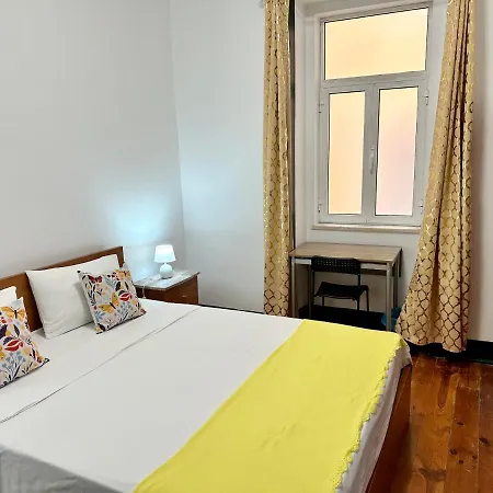 Sublime Yellow Bedroom Lisboa