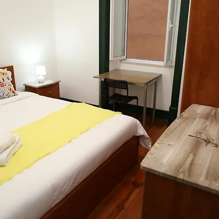 Sublime Yellow Bedroom Lisboa