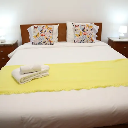 Habitación en casa particular Sublime Yellow Bedroom *